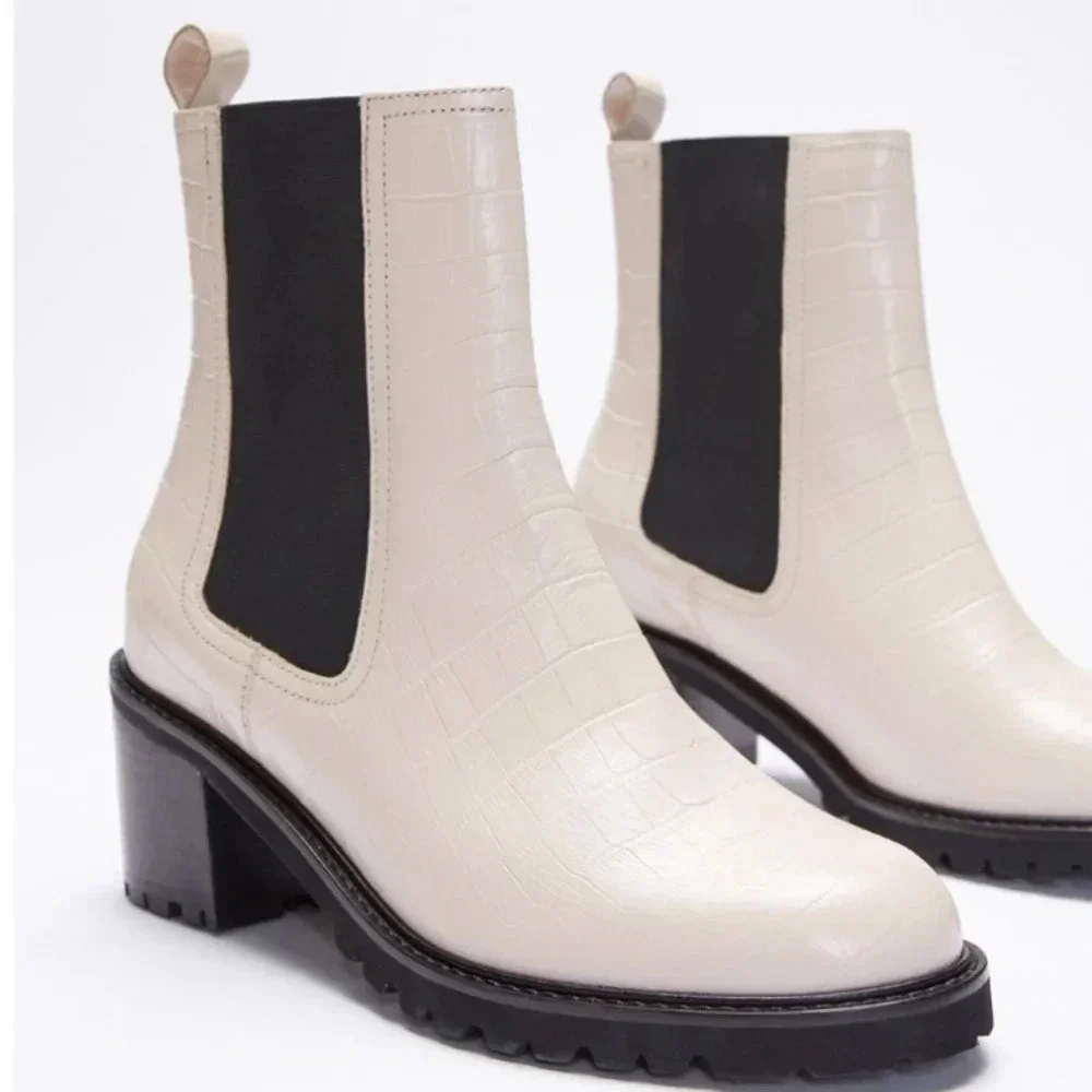 New Seychelles Far-fetched Cream Black Lug Chelsea Boots